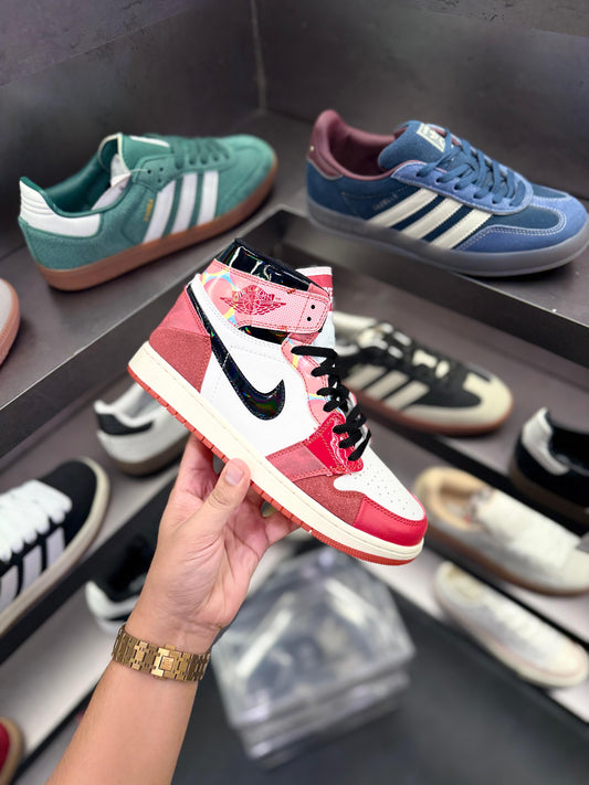 AIR JORDAN RETRO 1 MID SPIDERMAN