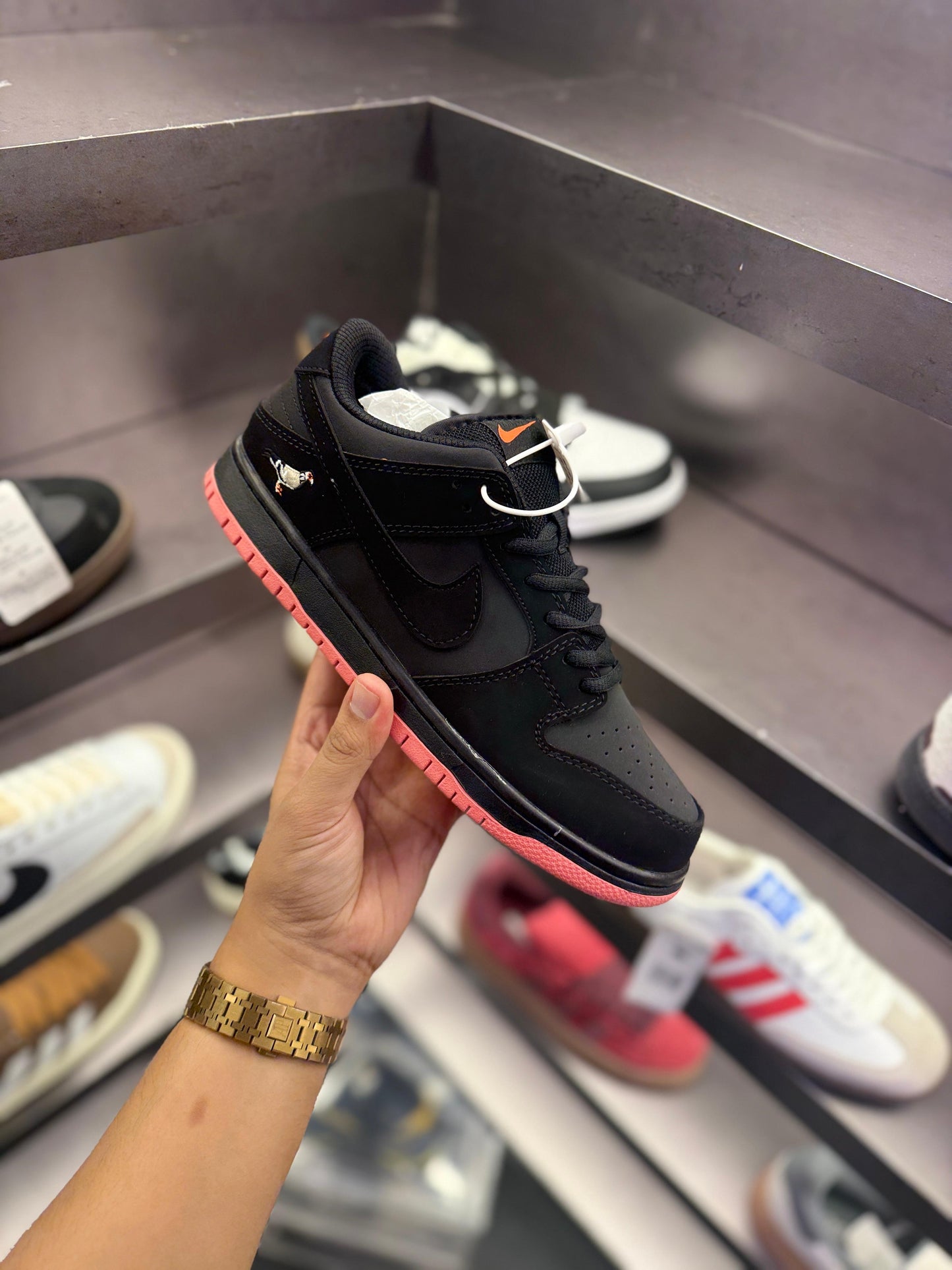 NIK SB DUNK NYC PIGEON BLACK