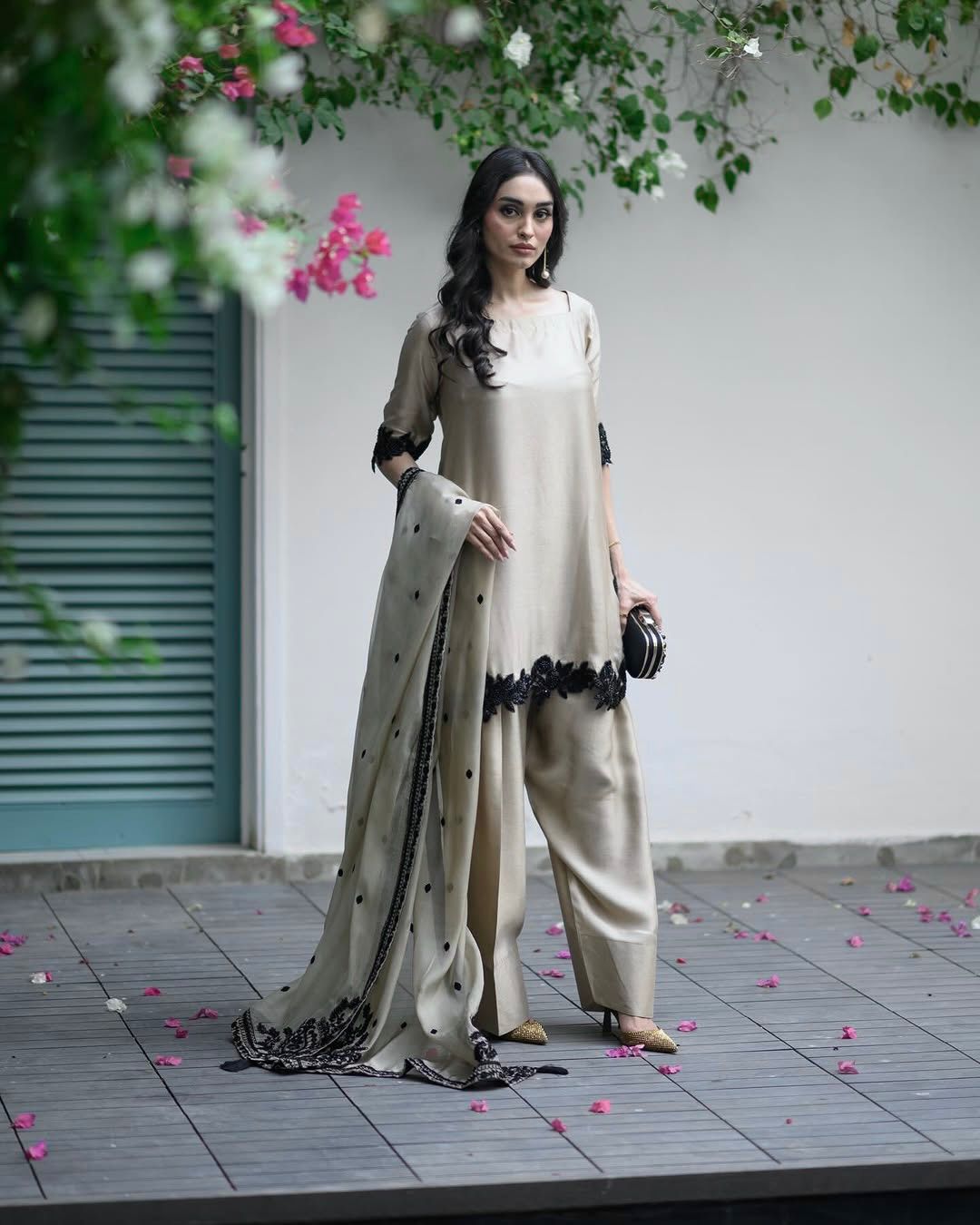 Ivory Noir – Luxe Edition Pakistani Suit